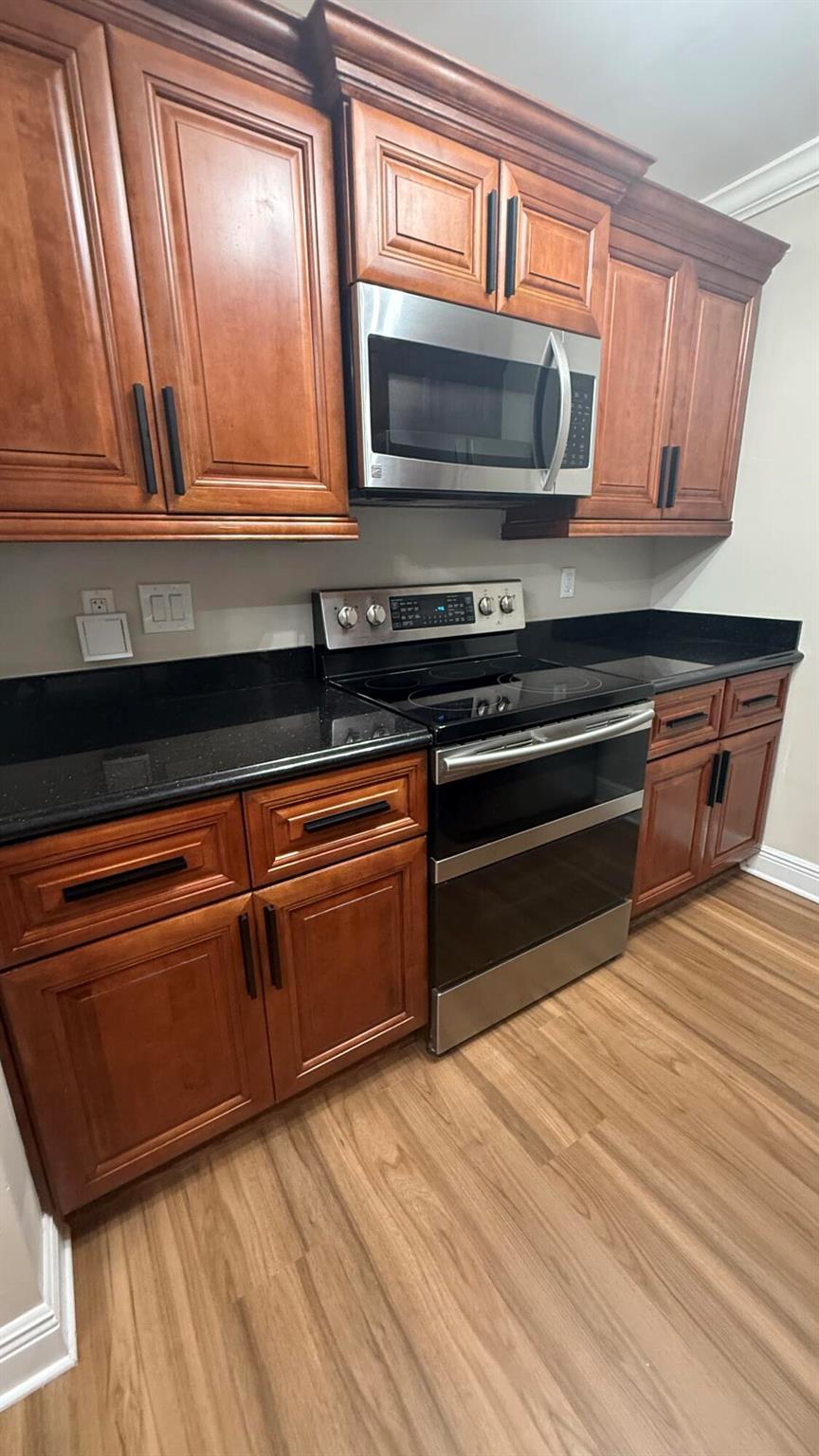 MEADOWS ON THE GREEN COND - Residential