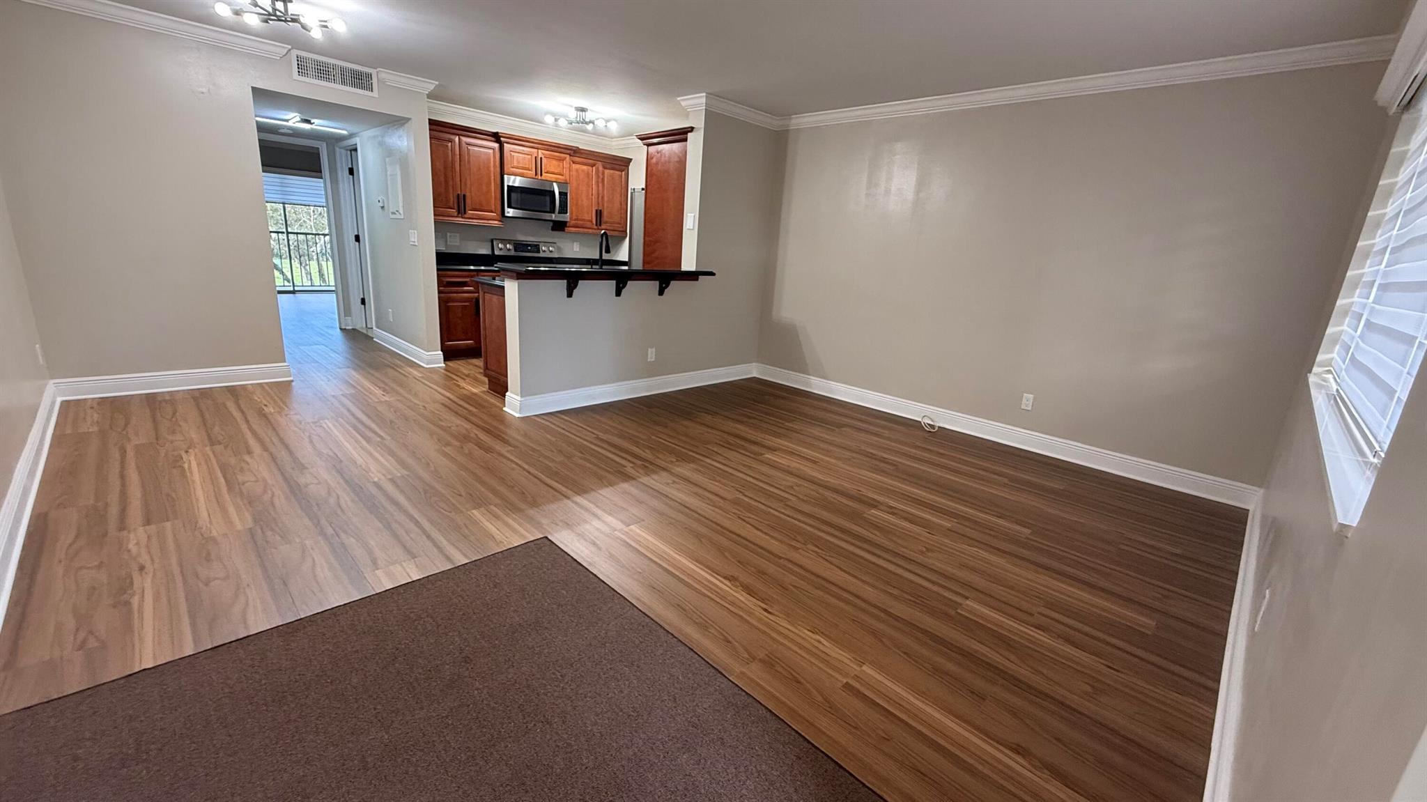 1536 W Meadows Circle W