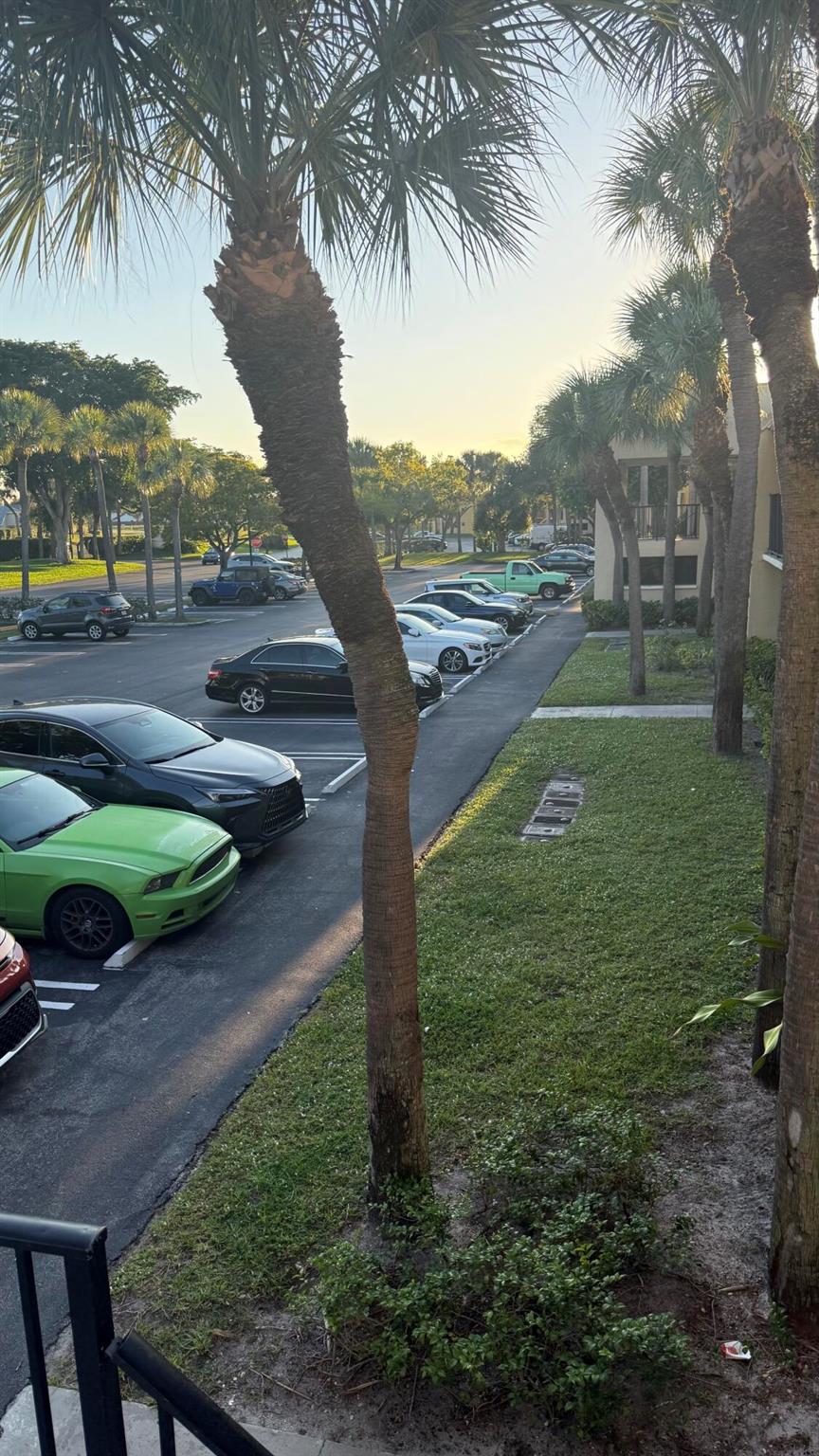 MEADOWS ON THE GREEN COND - Residential