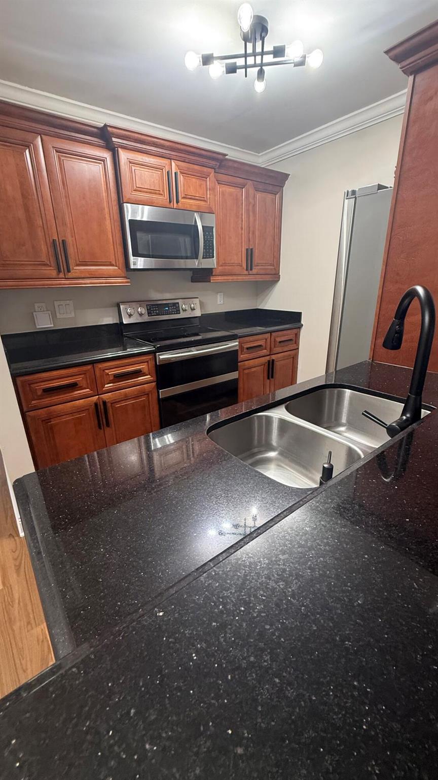 MEADOWS ON THE GREEN COND - Residential