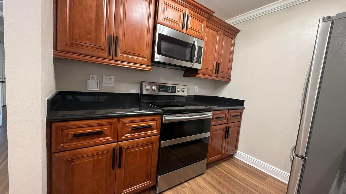 MEADOWS ON THE GREEN CONDO - Residential