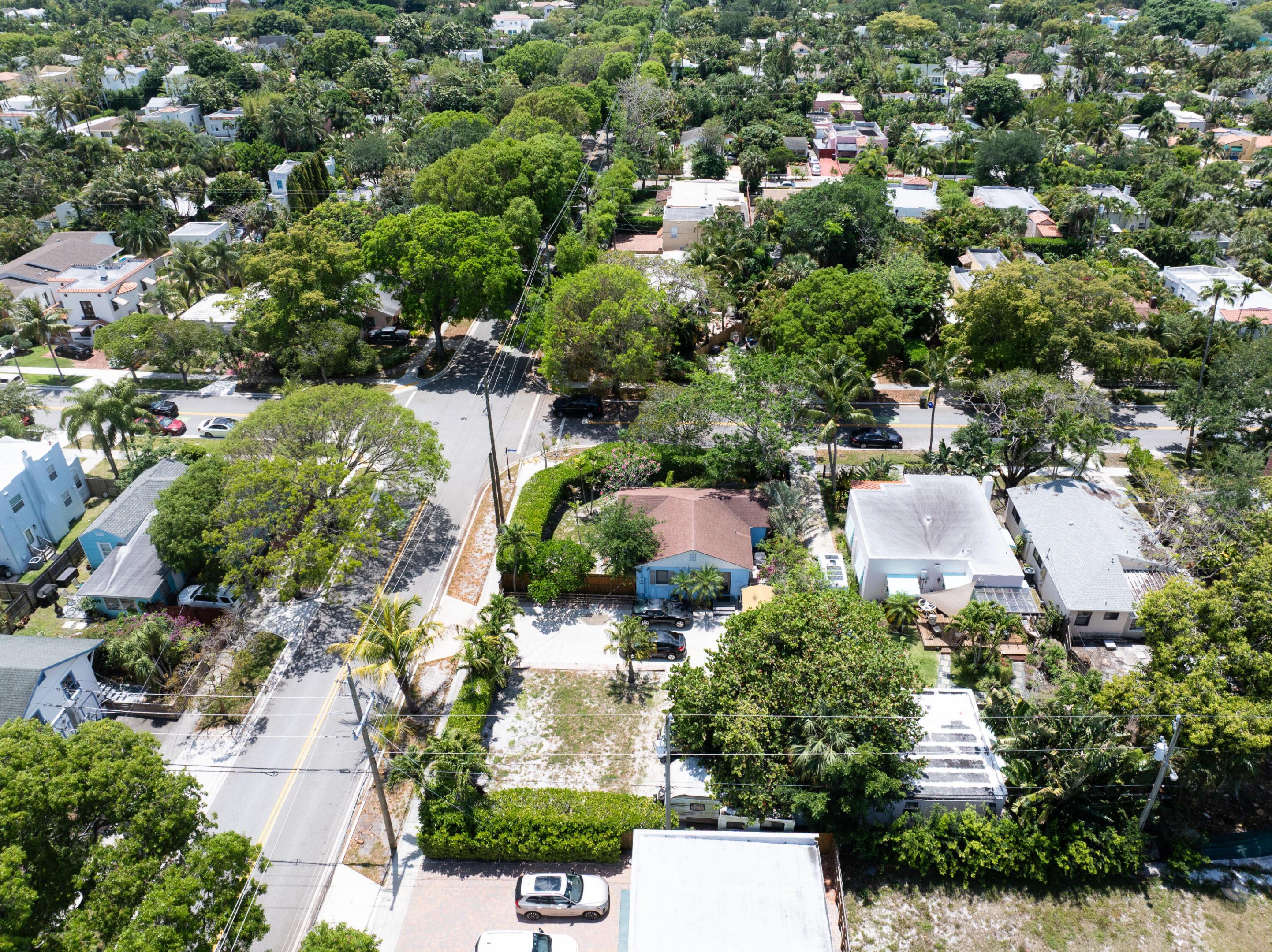 1915 Lake Avenue