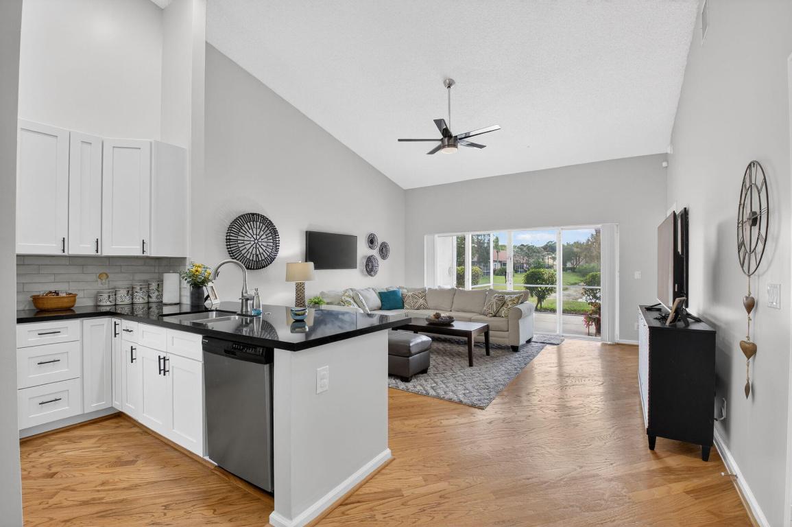 MIZNER POINTE OF BOCA VIA ANCHO - Residential