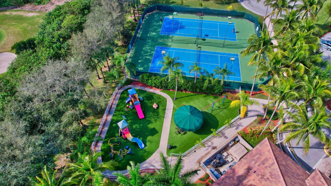 MIZNER POINTE OF BOCA VIA ANCHO - Residential