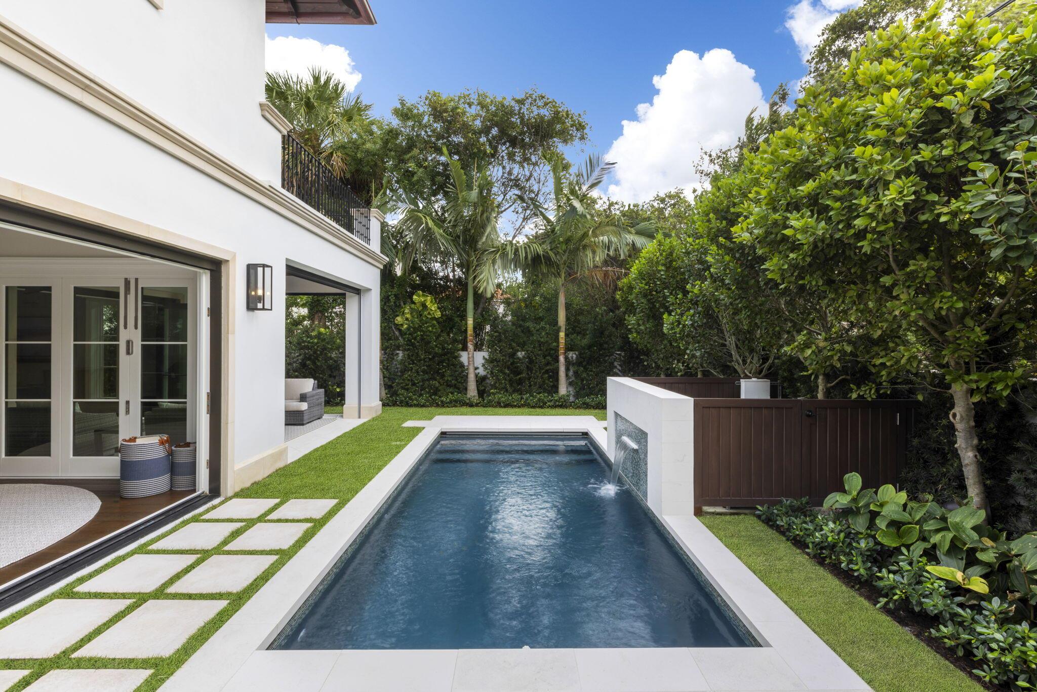 OCEAN PARK H W ROBBINS - Residential