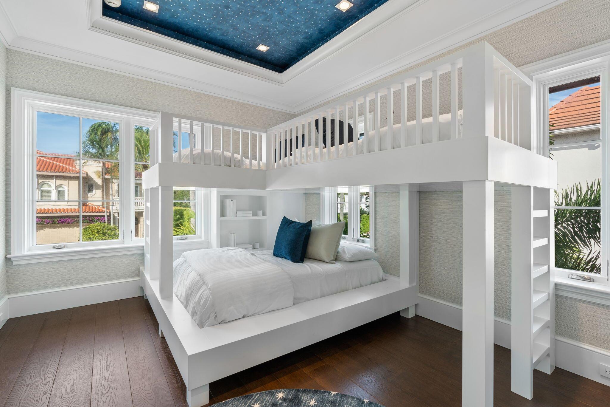 OCEAN PARK H W ROBBINS - Residential