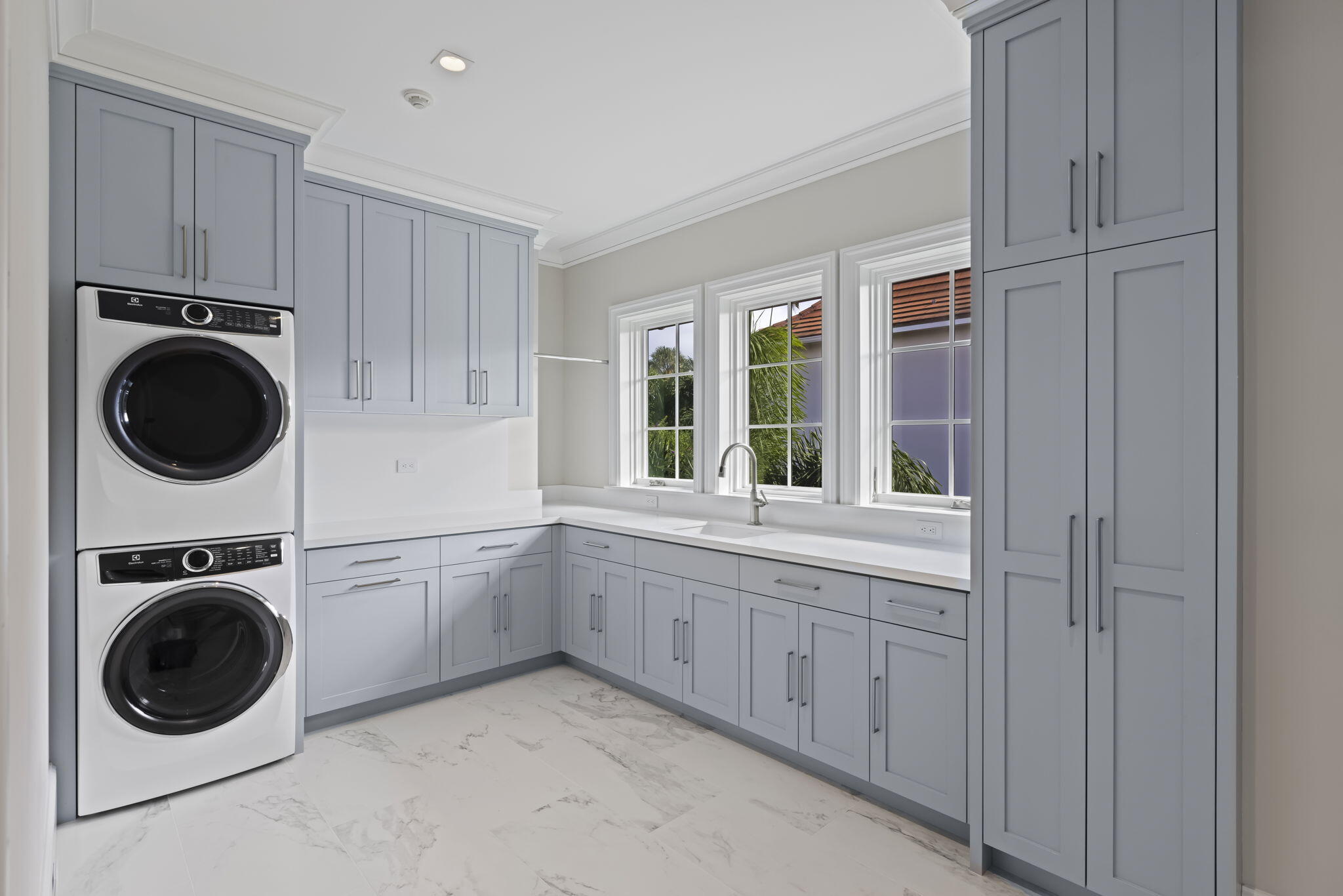 OCEAN PARK H W ROBBINS - Residential