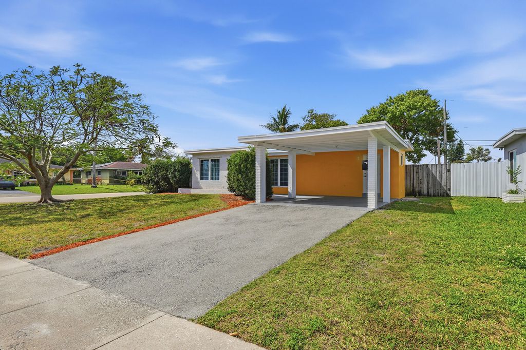 Photo of 241 SW 29th Avenue, Fort Lauderdale, FL 33312 (MLS # R11169947)