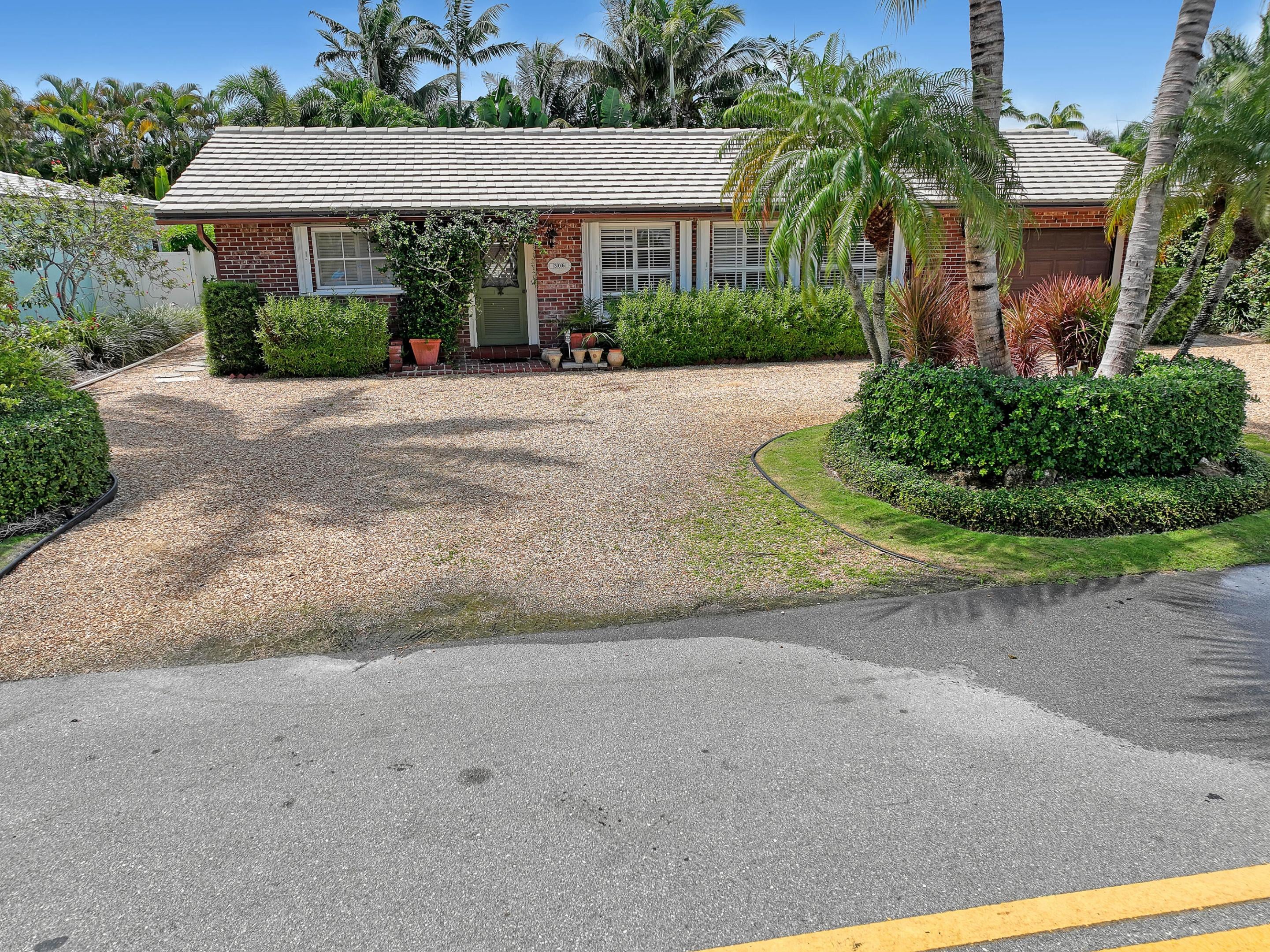 306 CASCADE Lane