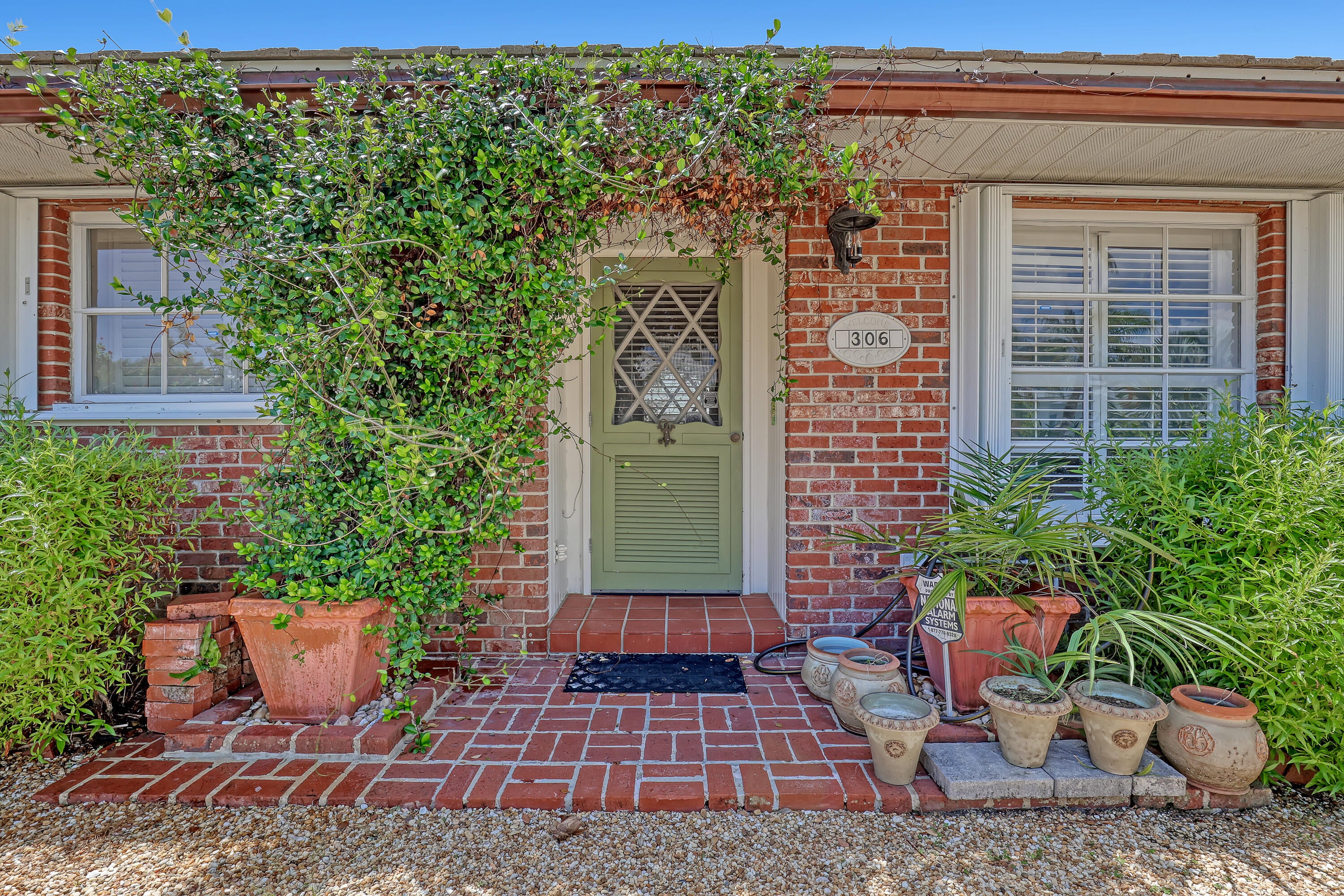 306 CASCADE Lane