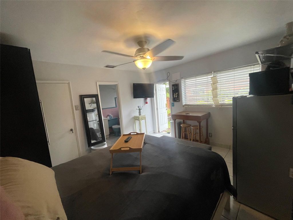 Photo of 1226 N Victoria Park Road #3, Fort Lauderdale, FL 33304 (MLS # F10505009)