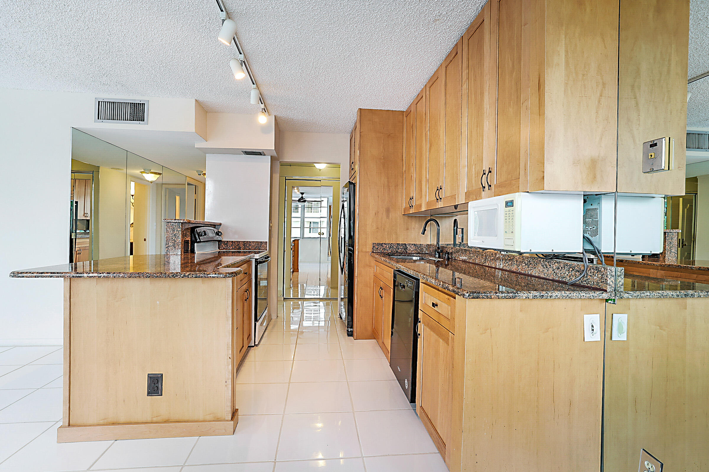 BOCA TOWERS CONDO PORTION - Residential