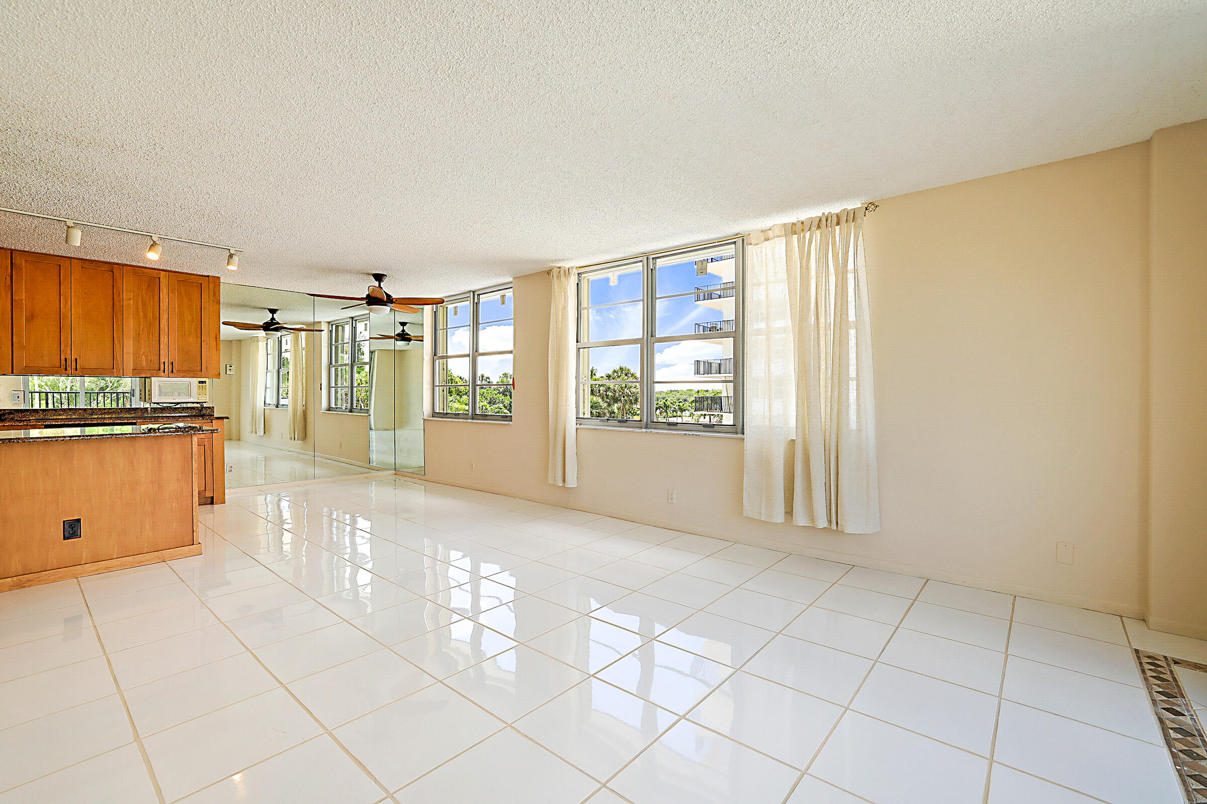 BOCA TOWERS CONDO PORTION - Residential