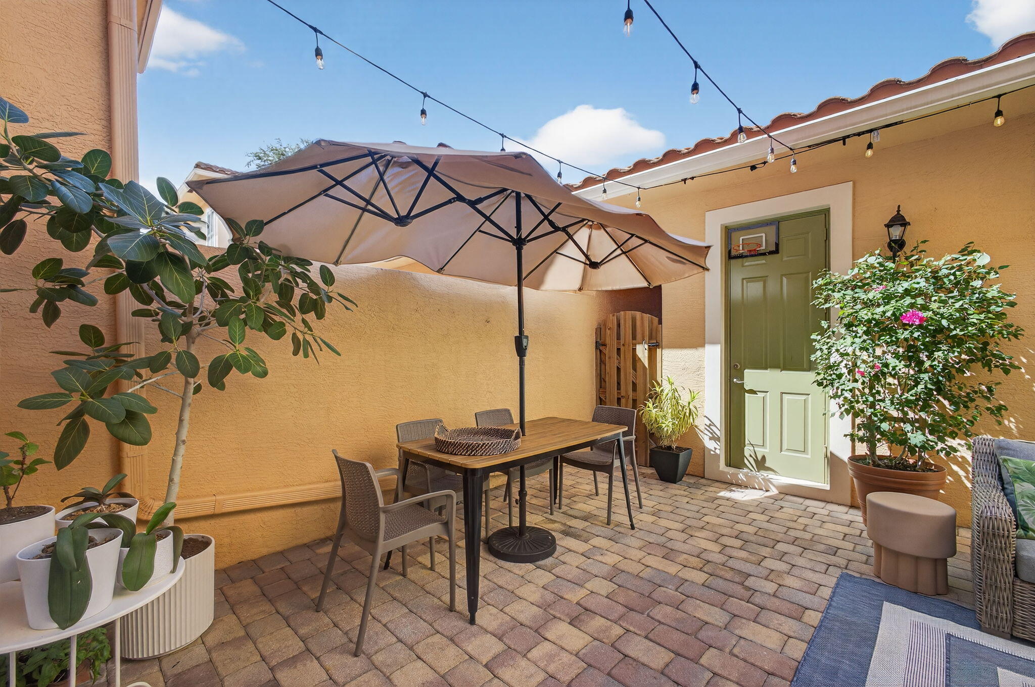 CANTERBURY PLACE - Residential