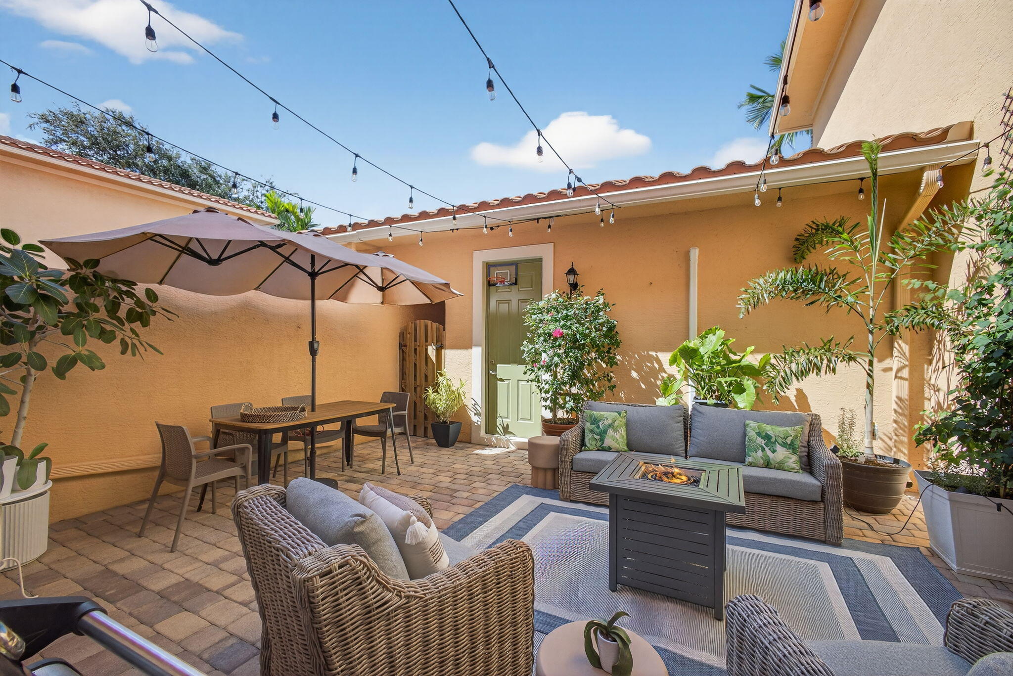 CANTERBURY PLACE - Residential