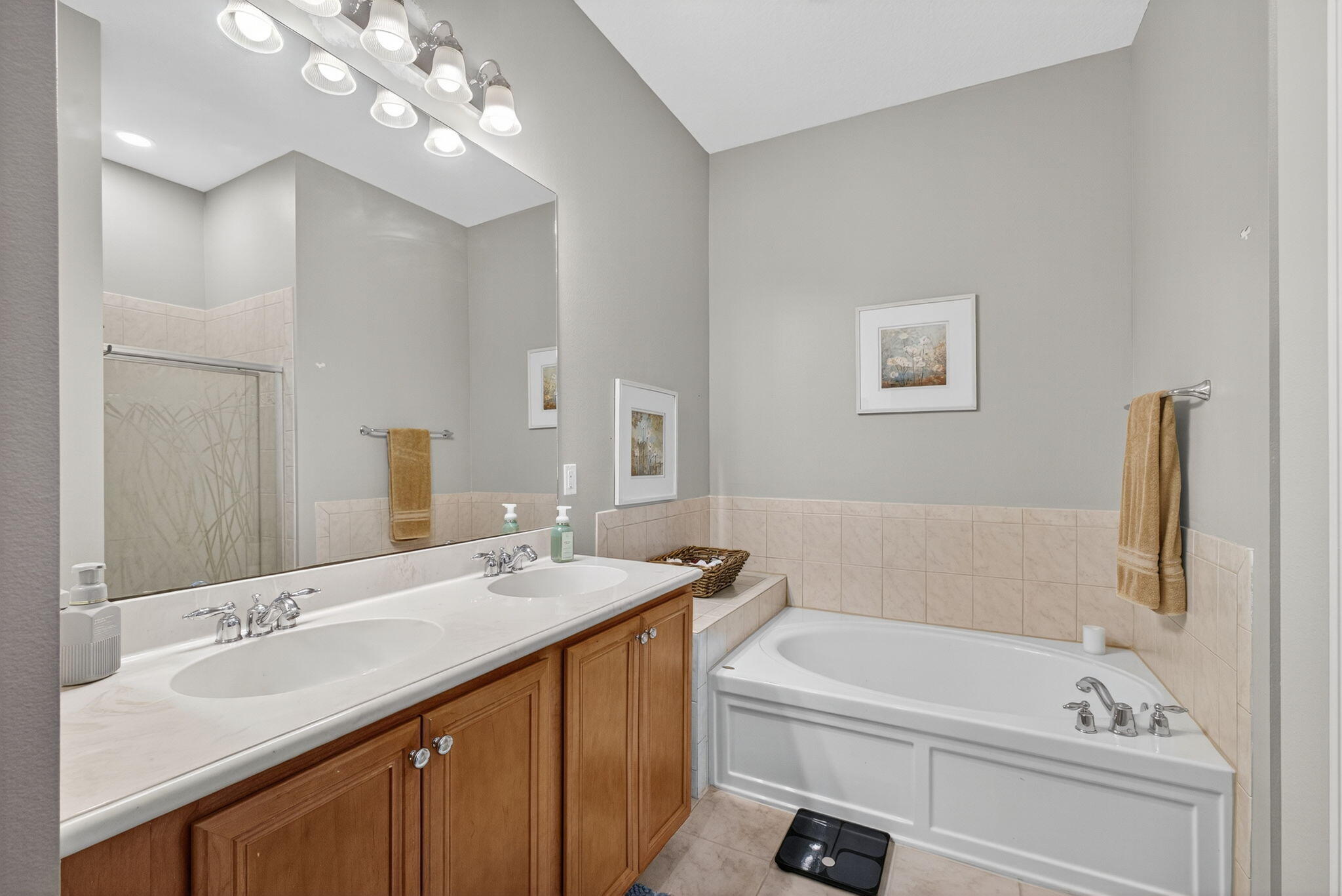 CANTERBURY PLACE - Residential