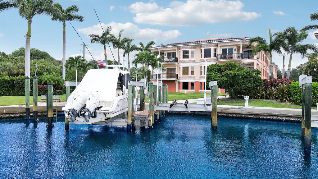 Photo of 1405 NE Indian River Drive, Jensen Beach, FL 34957 (MLS # R11140219)