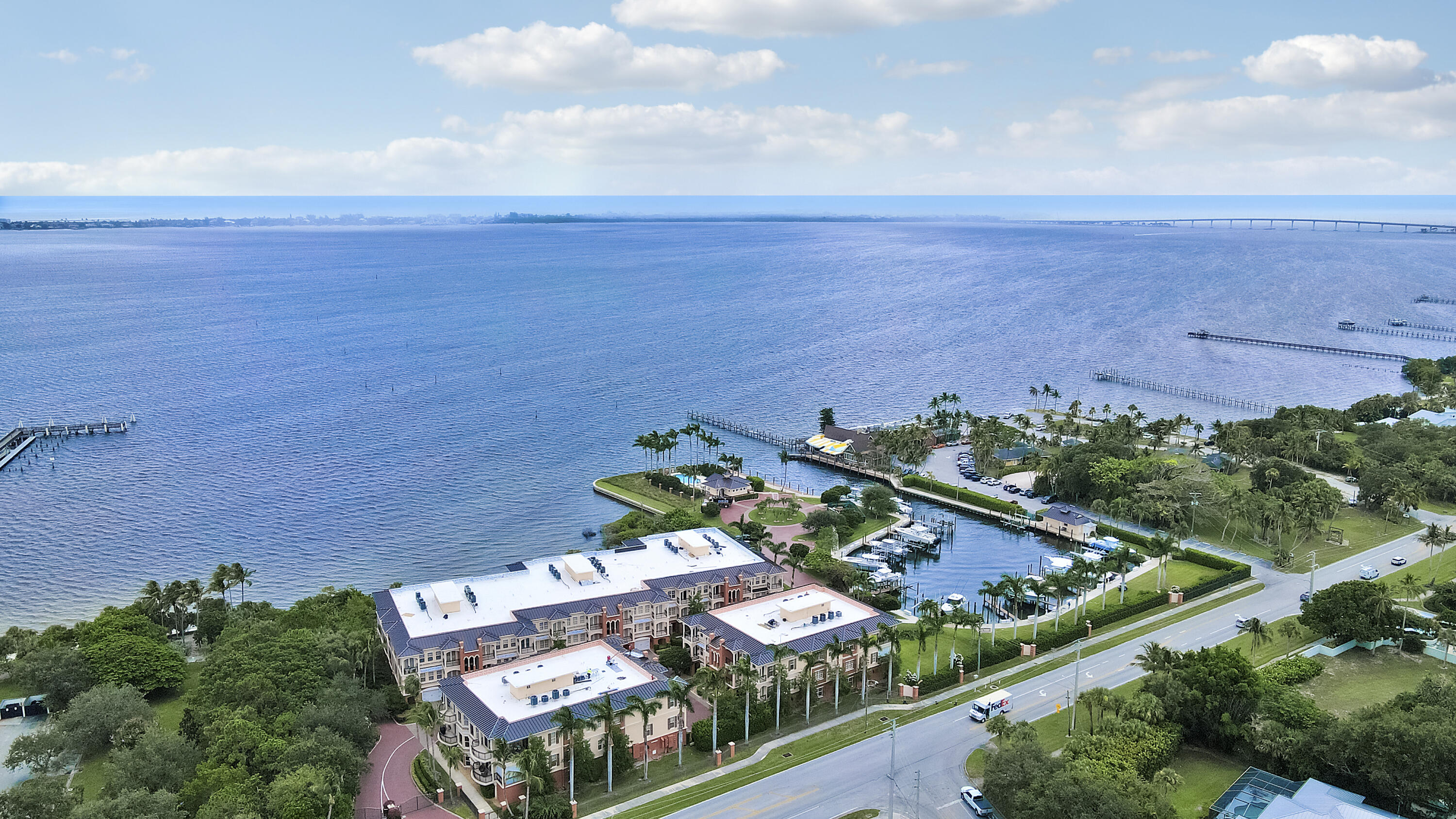 Outrigger Harbour Yacht Club - Land