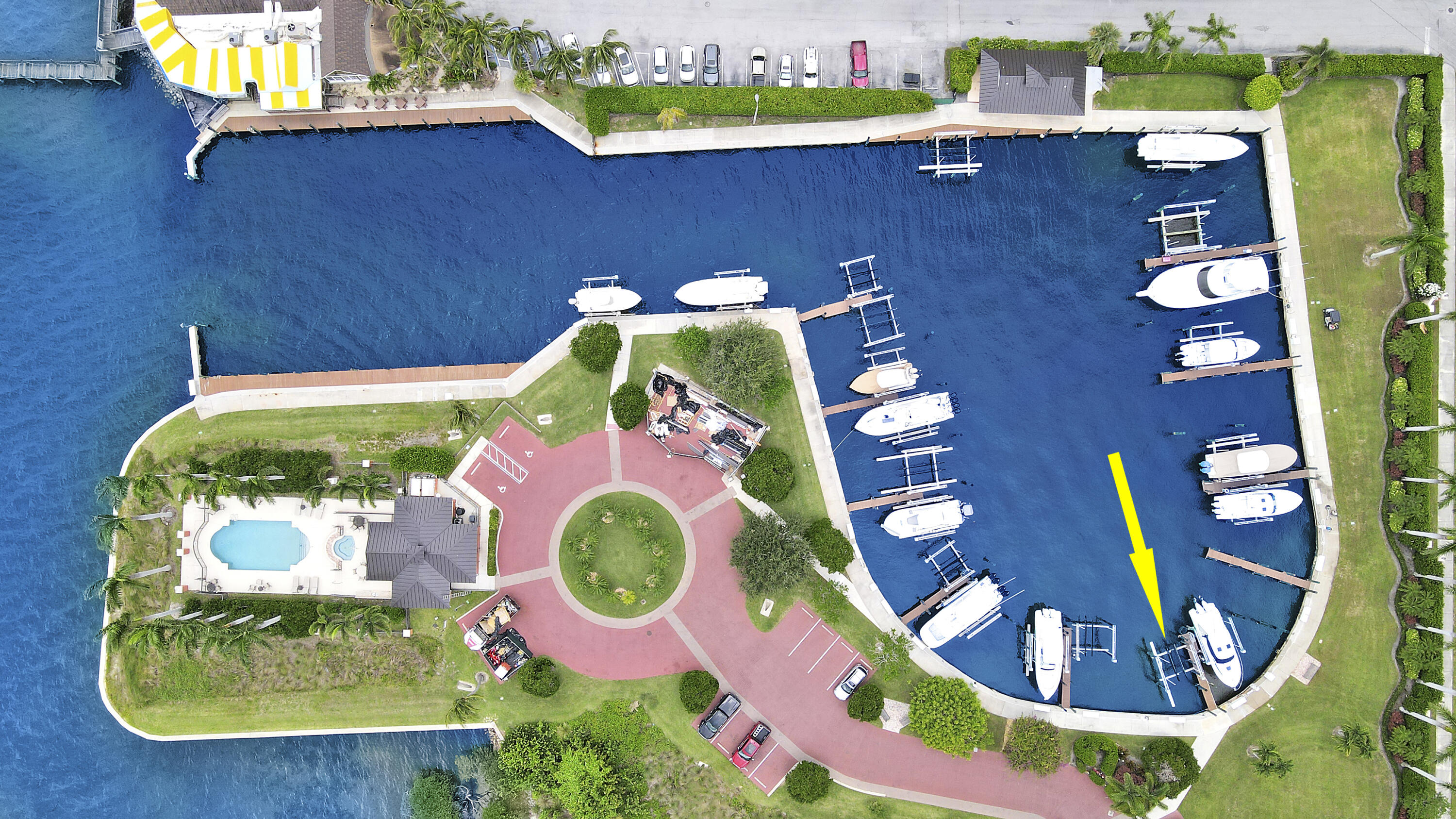 Outrigger Harbour Yacht Club - Land