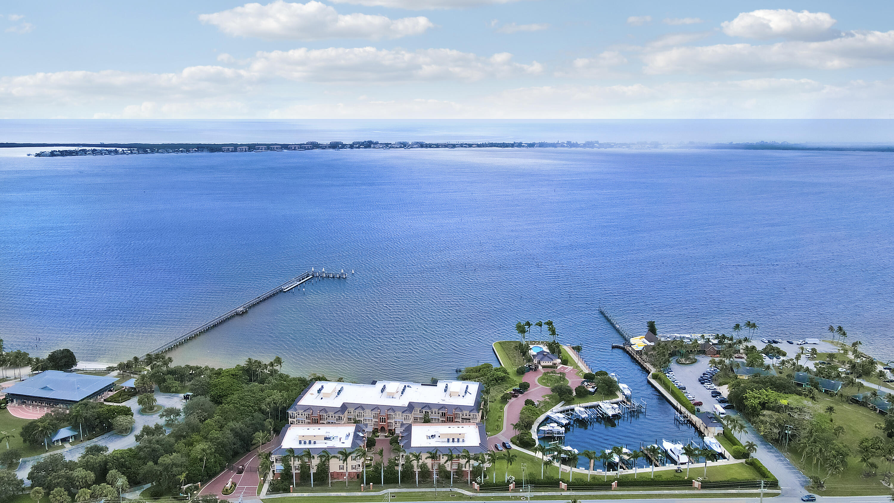 Outrigger Harbour Yacht Club - Land