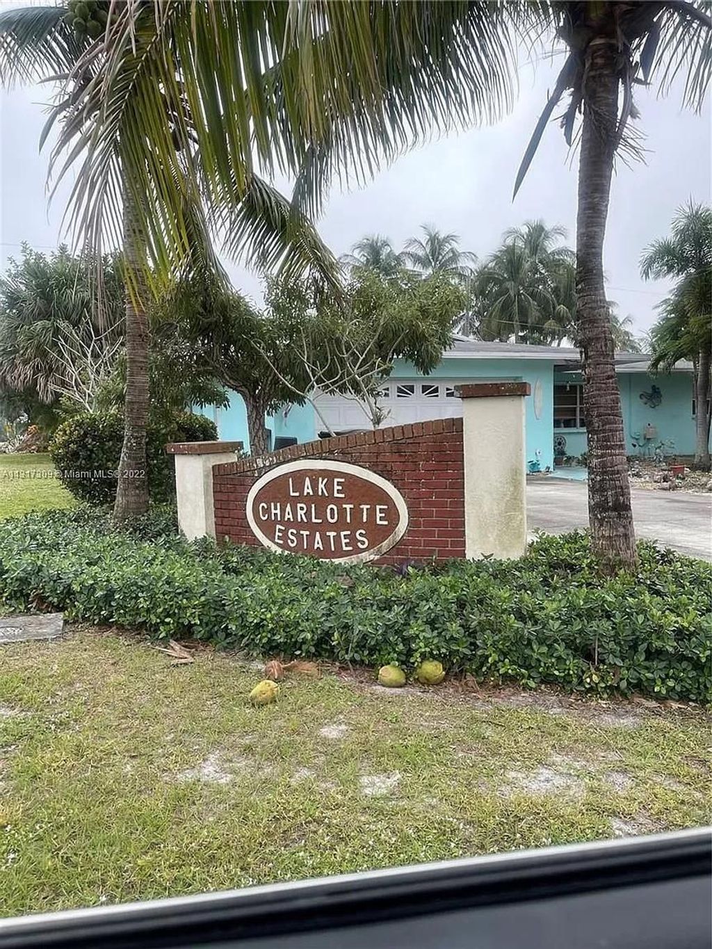 Photo of 706 SE Alamanda Way, Stuart, FL 34996 (MLS # F10422608)