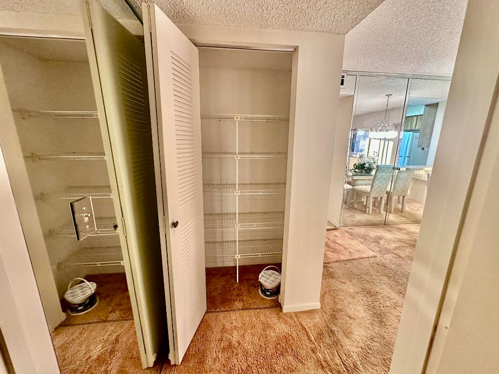 HUNTINGTON LAKES SEC THREE CONDOS - Residential