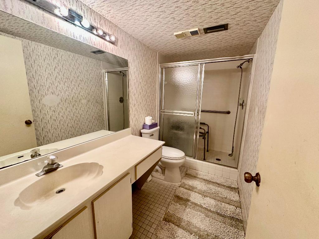 HUNTINGTON LAKES SEC THREE CONDOS - Residential