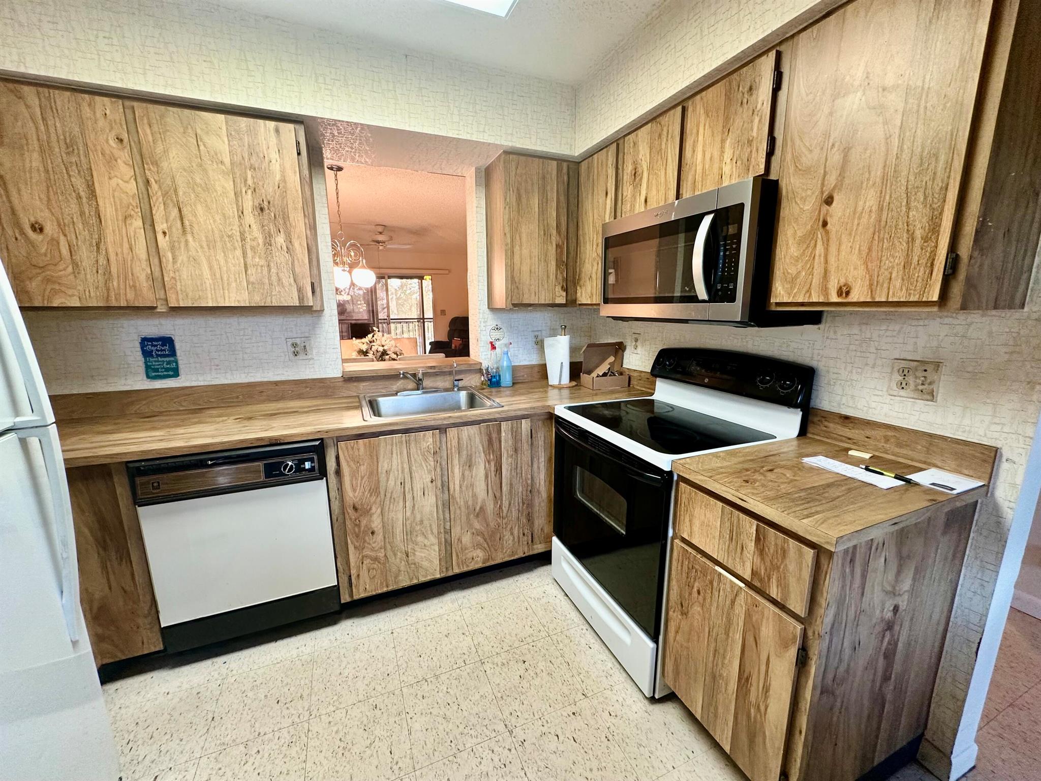 HUNTINGTON LAKES SEC THRE - Residential