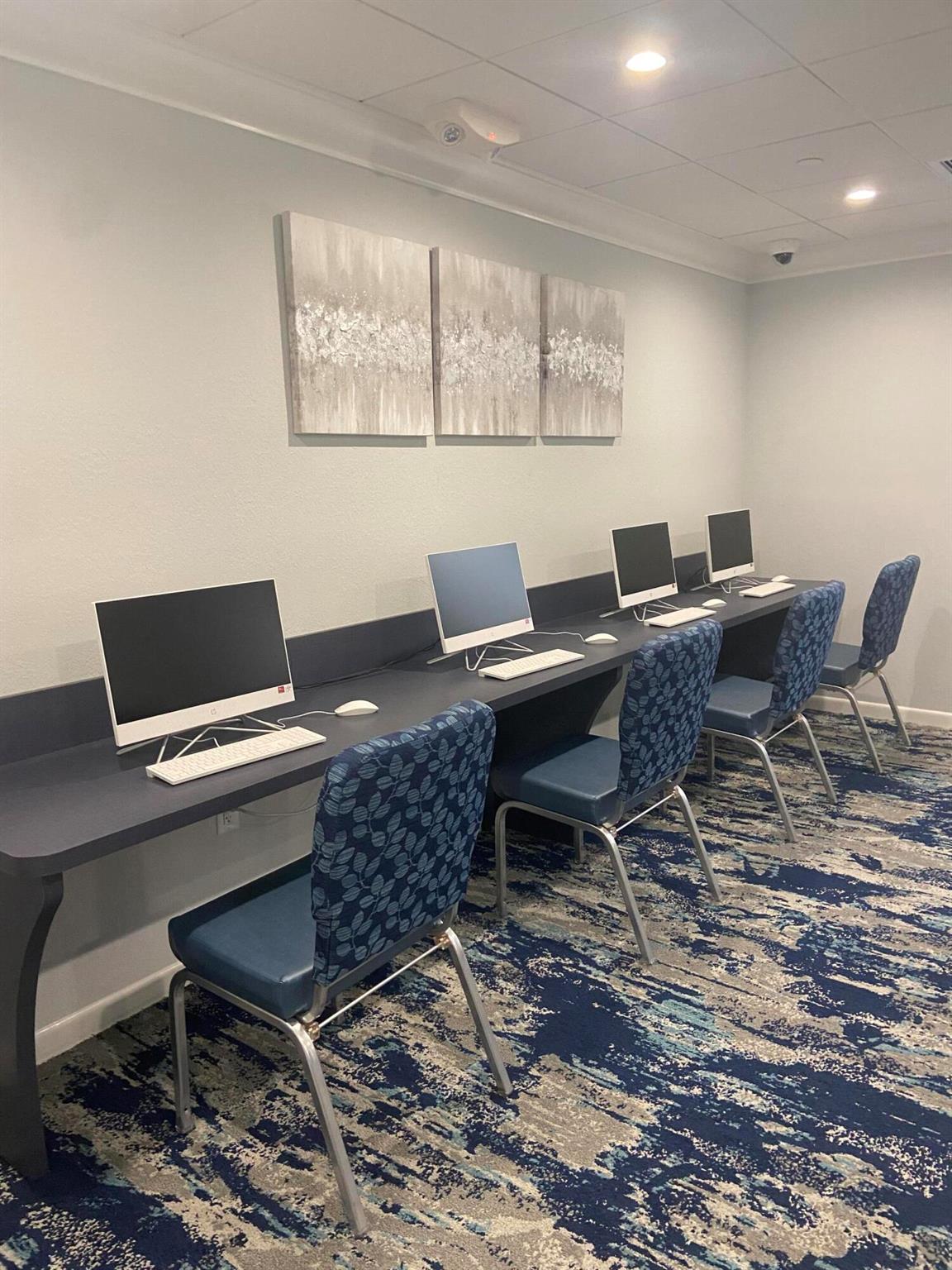 HUNTINGTON LAKES SEC THRE - Residential