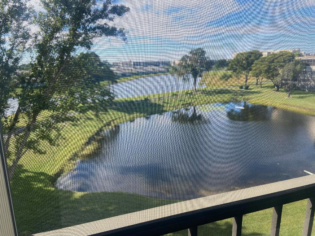 HUNTINGTON LAKES SEC THREE CONDOS - Residential