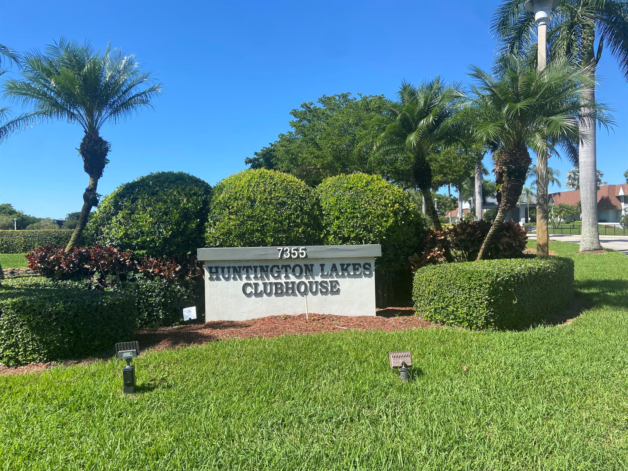 HUNTINGTON LAKES SEC THRE - Residential