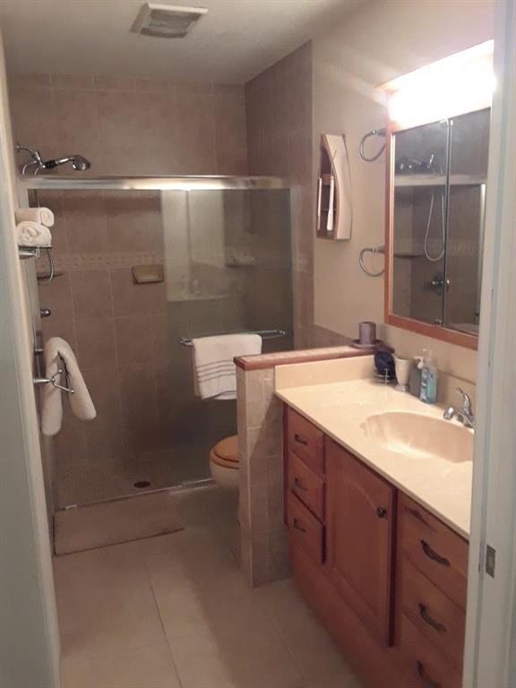 THE LAKES - Residential