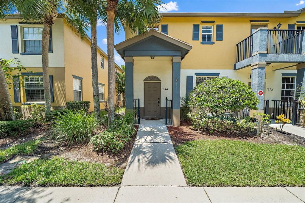 Photo of 1976 SE High Springs Drive, Port Saint Lucie, FL 34952 (MLS # R10736244)