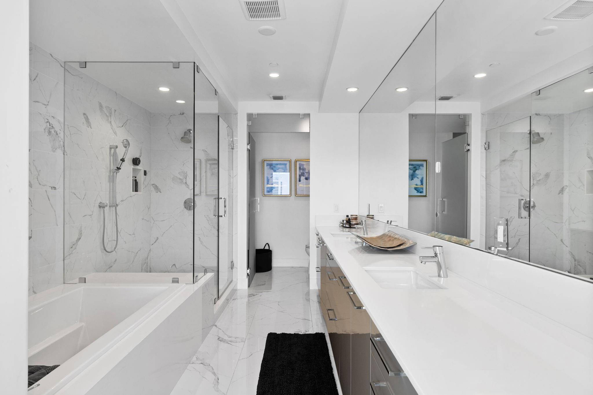 100 Las Olas - Residential