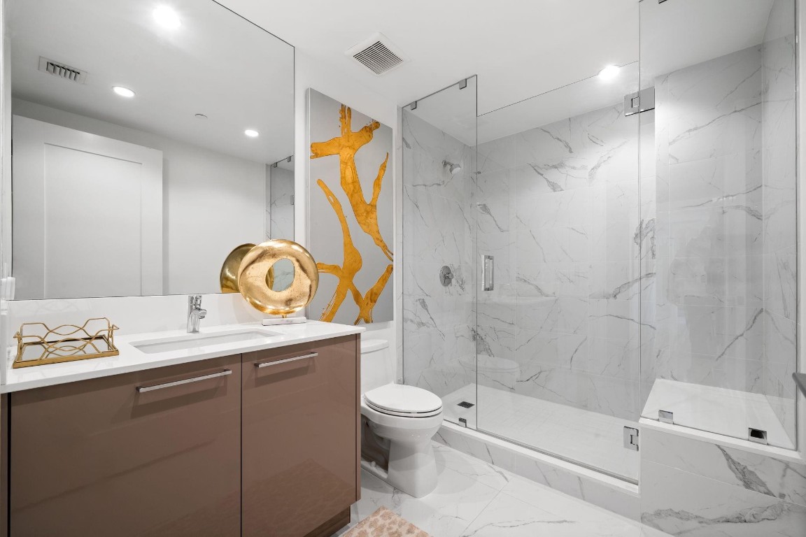 100 Las Olas - Residential