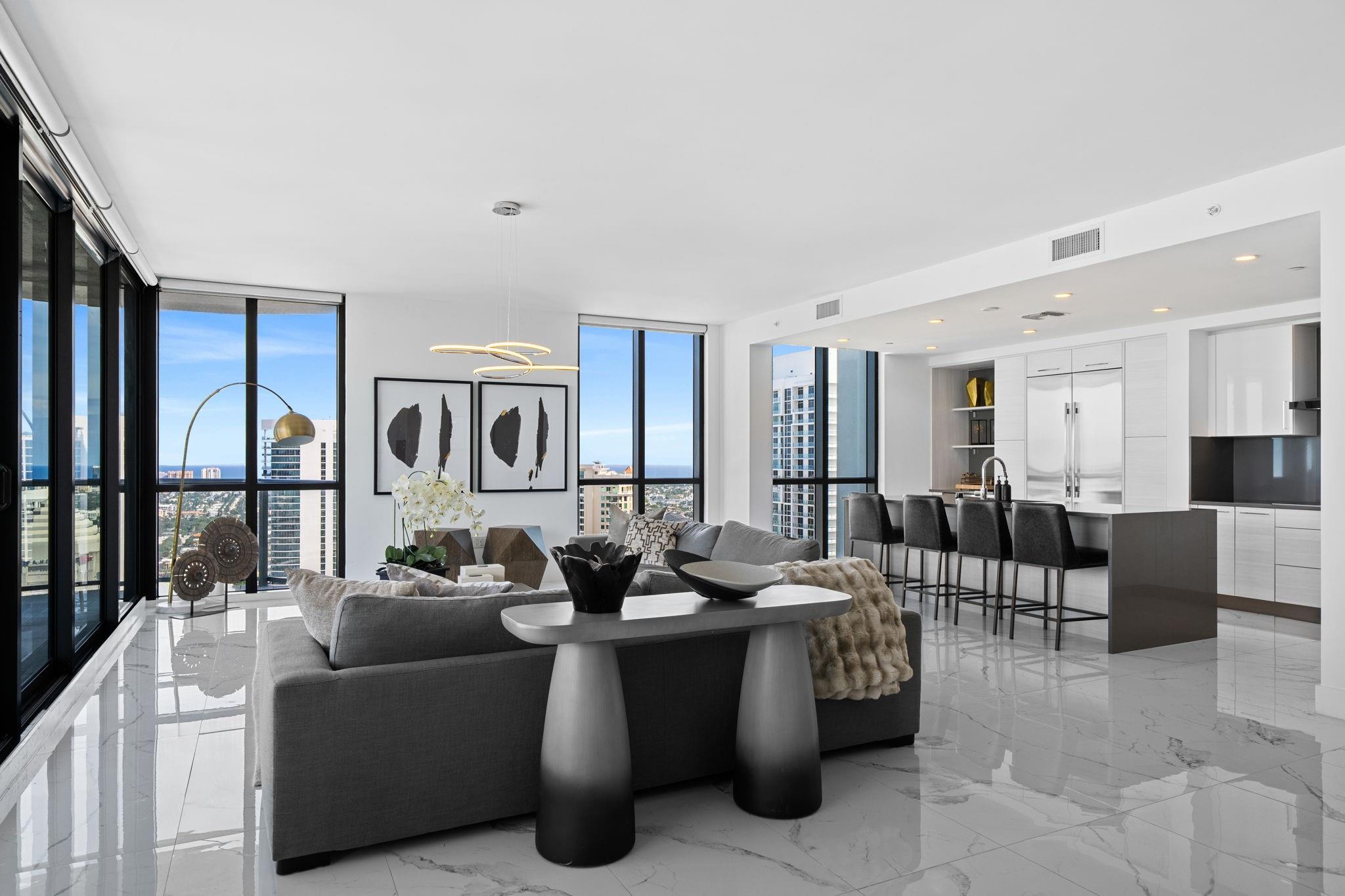 100 Las Olas - Residential