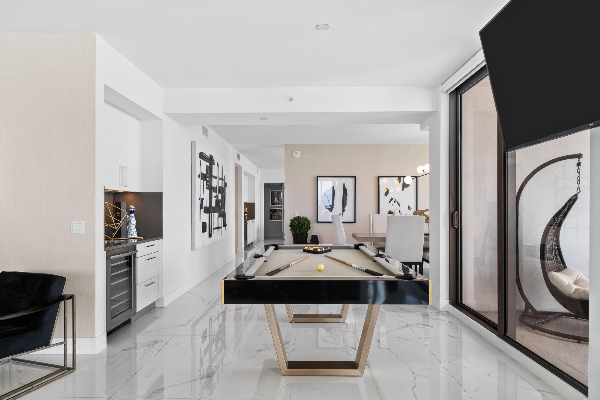 100 Las Olas - Residential