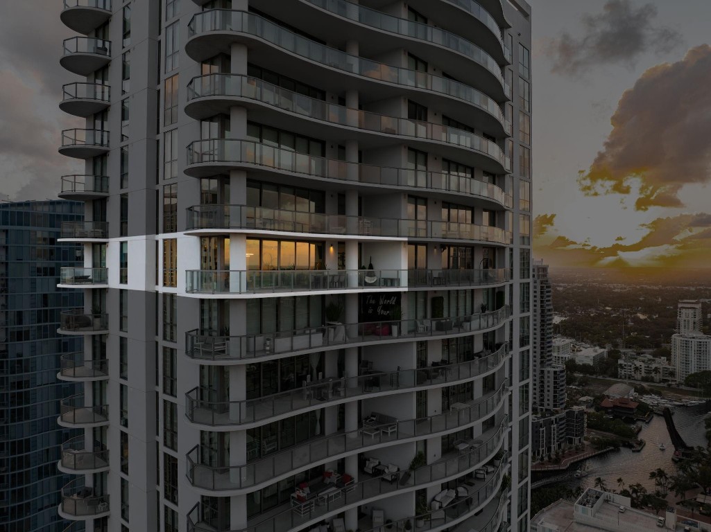 100 Las Olas - Residential