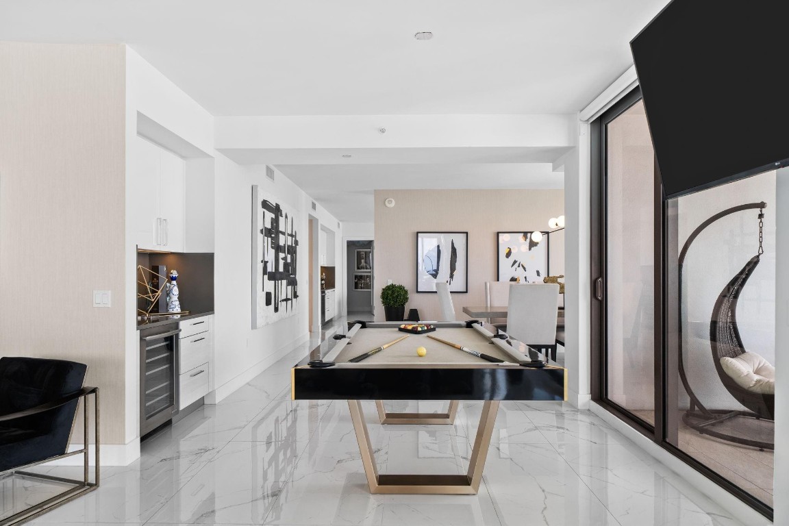 100 Las Olas - Residential