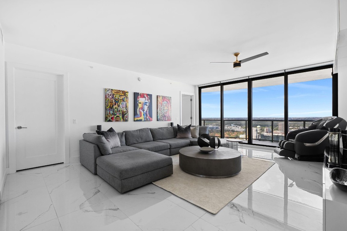 100 Las Olas - Residential