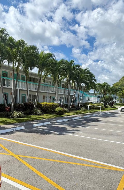 Photo of 2 Newport A #2, Deerfield Beach, FL 33442 (MLS # F10533505) Photo of 2 Newport A #2, Deerfield Beach, FL 33442 (MLS # F10533505)