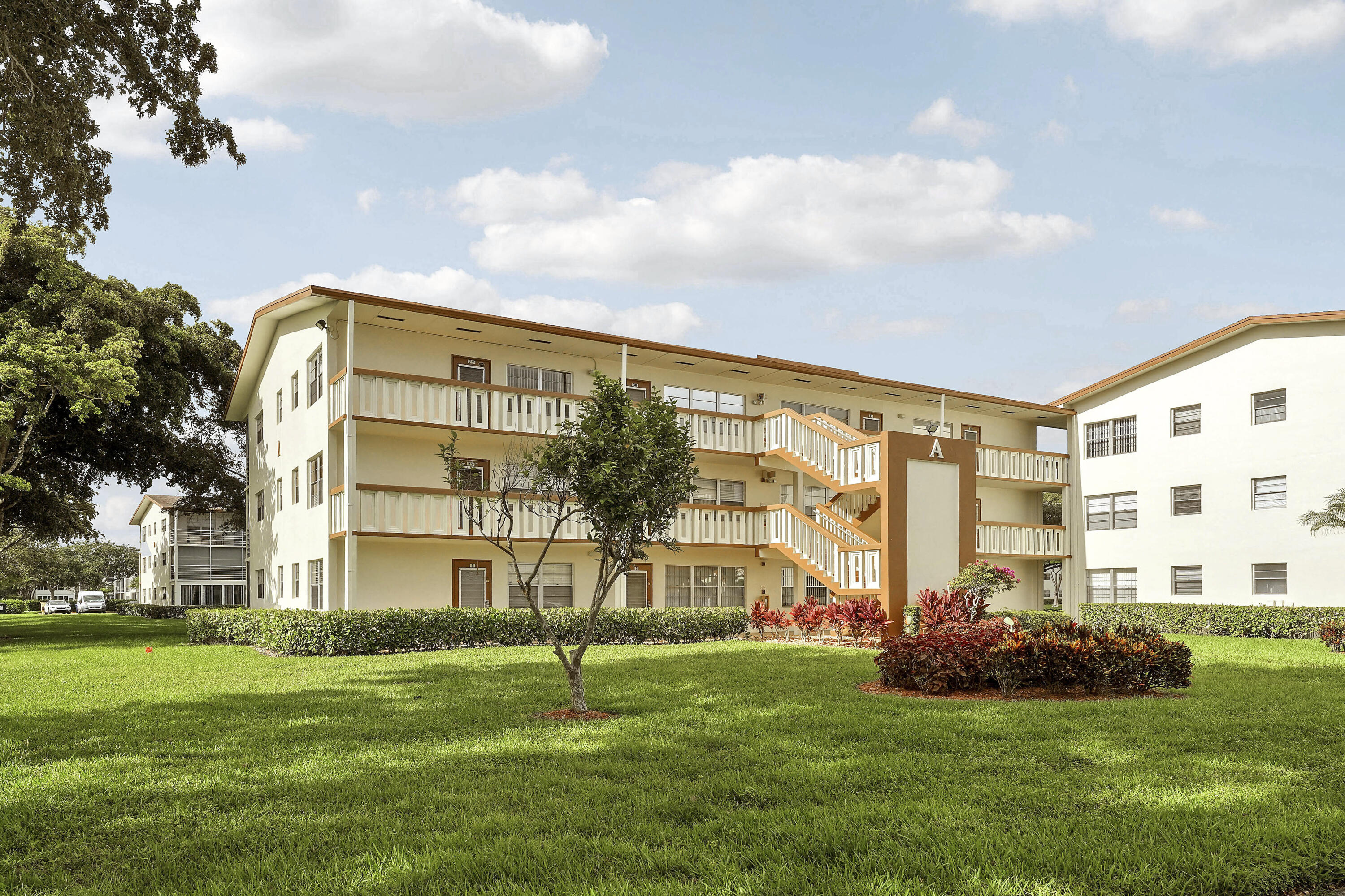 MANSFIELD AT CENTURY VILLAGE CONDO - Residential