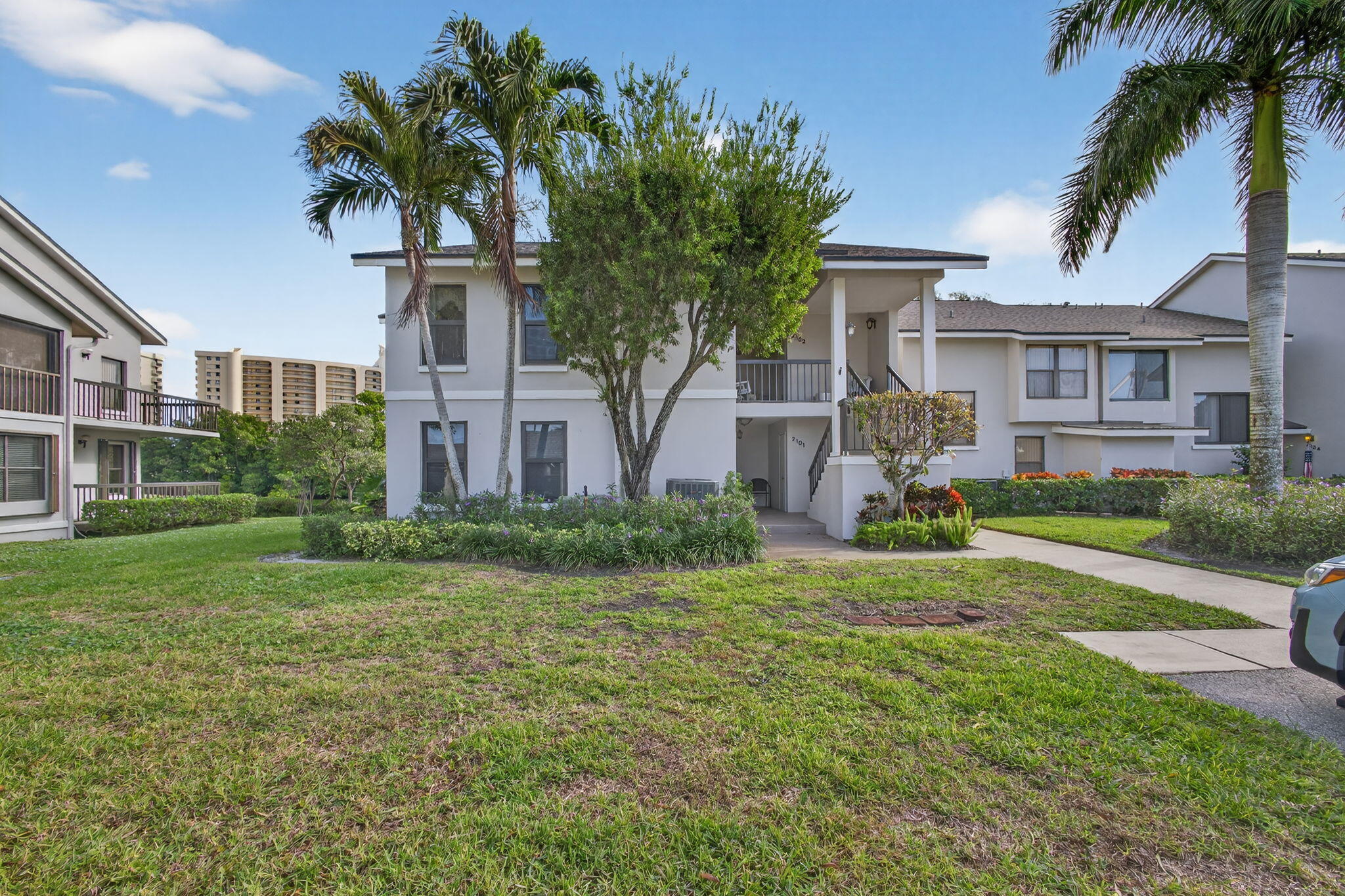 2102 Fairway Drive S