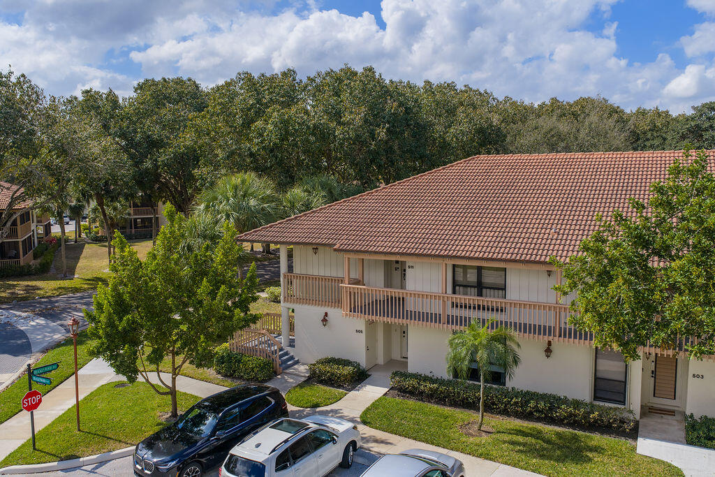 GOLF VILLAS CONDO - Residential Lease