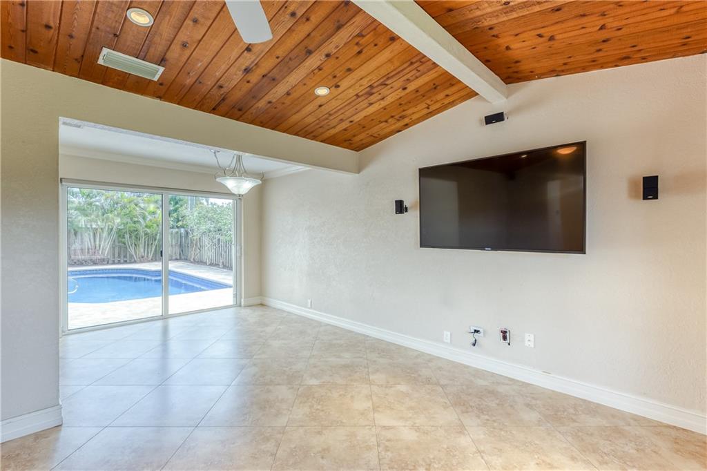 WEST DEERFIELD BEACH - Residential