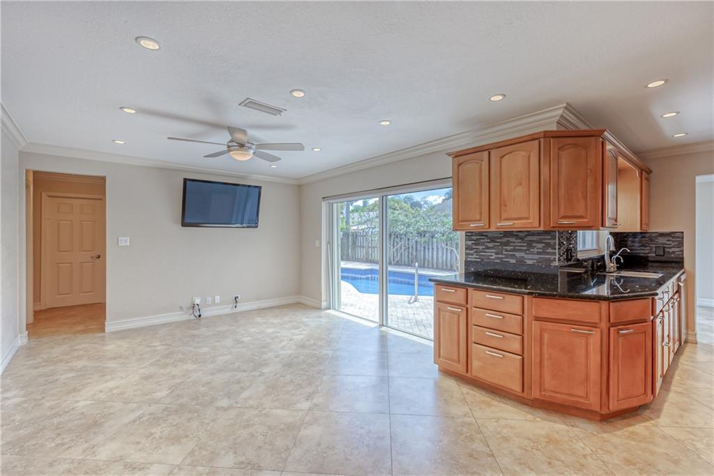 WEST DEERFIELD BEACH - Residential
