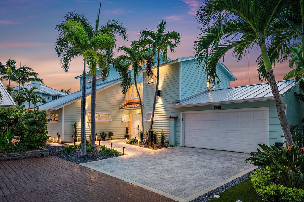 Photo of 604 Xanadu Place, Jupiter, FL 33477 (MLS # B26090370)