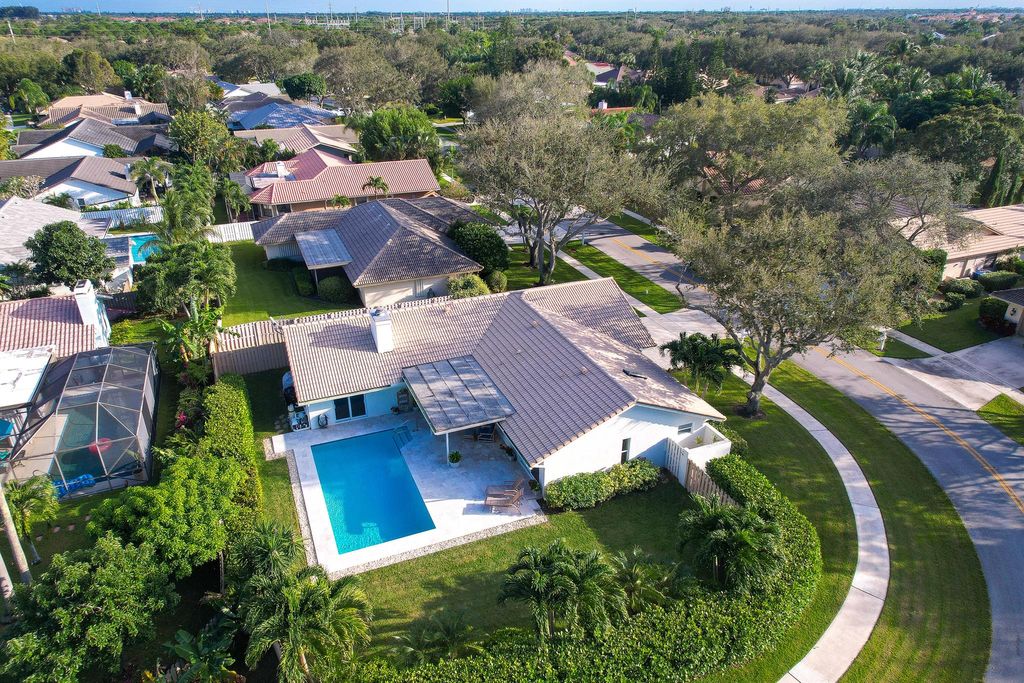 Photo of 163 Bayberry Circle, Jupiter, FL 33458 (MLS # R11041003)