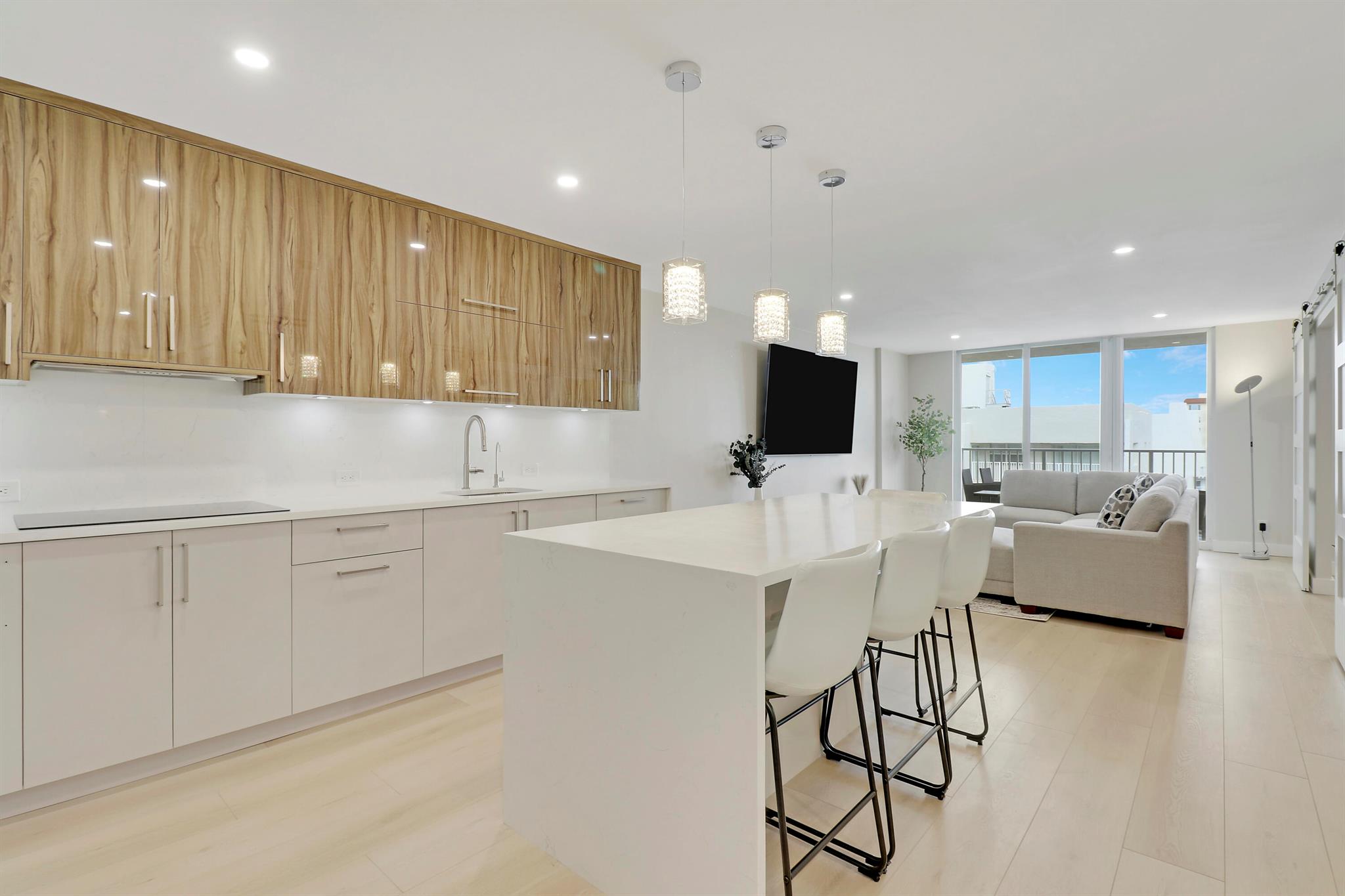 LE CHATEAU ROYAL CONDO - Residential Lease