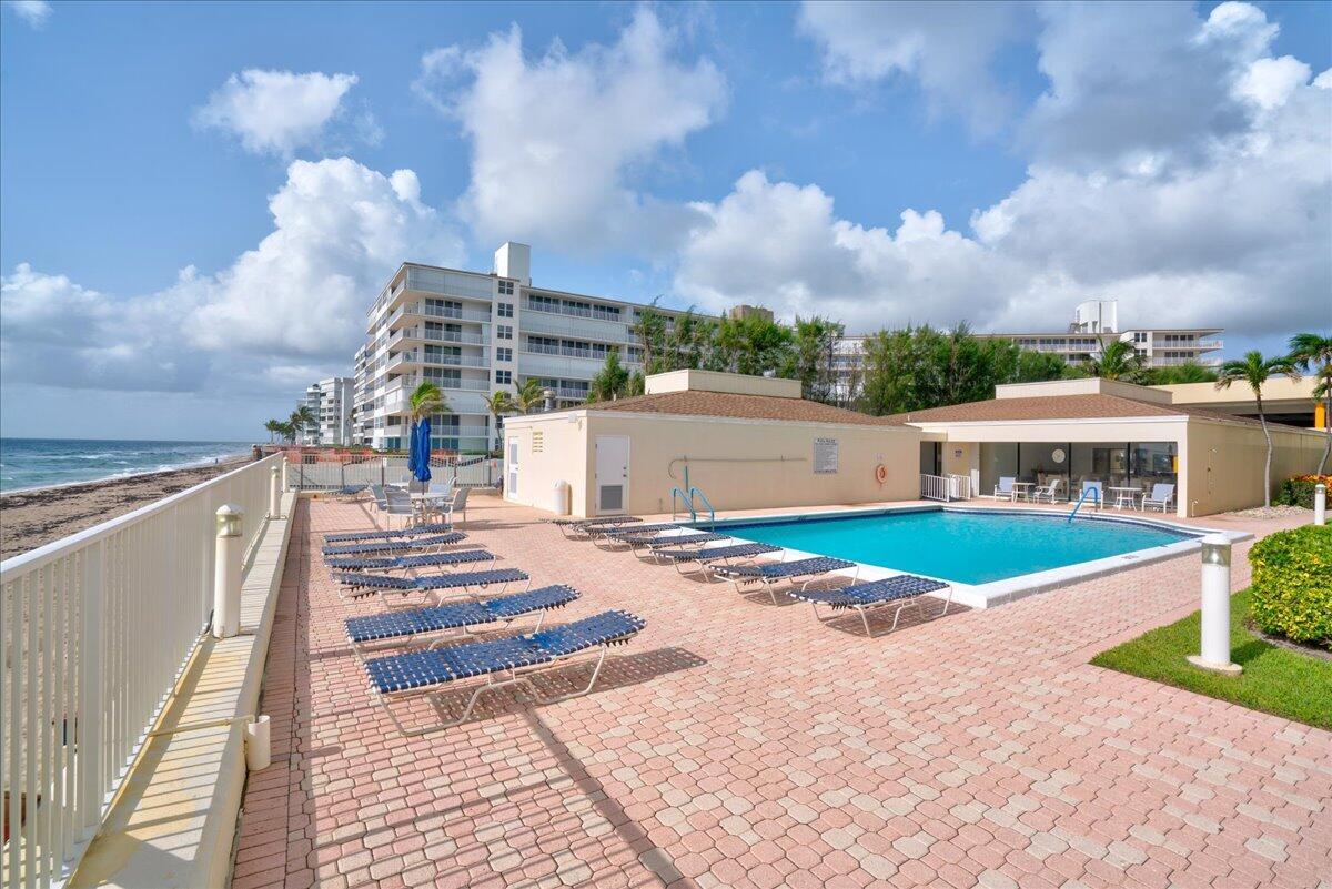 LE CHATEAU ROYAL CONDO - Residential Lease